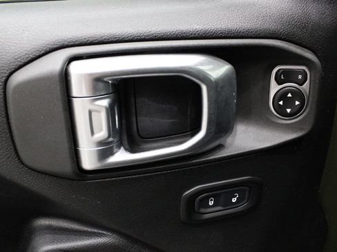 Used 2021 Jeep Wrangler Unlimited Sport AWD/4WD image 17