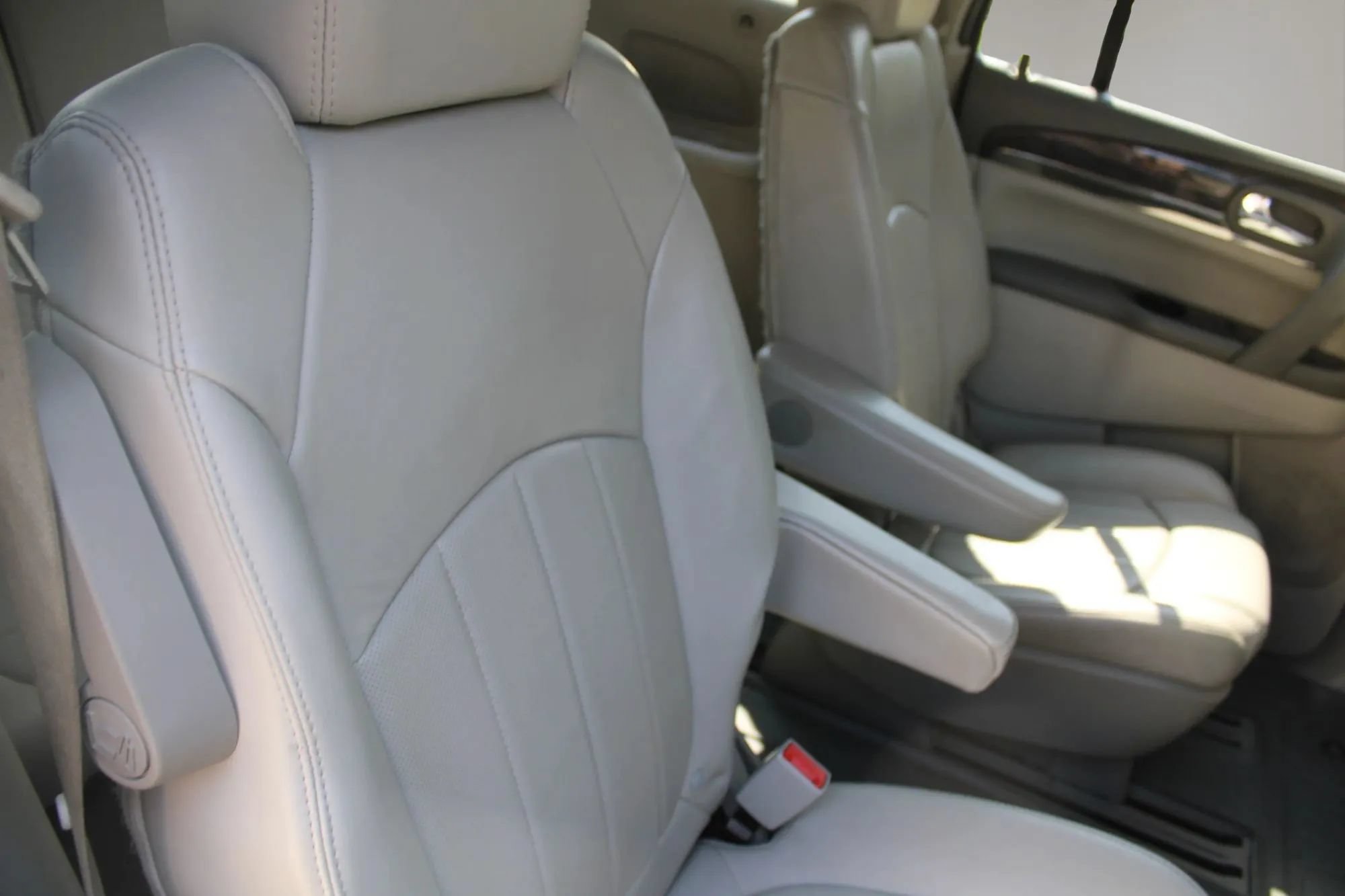 Used 2015 Buick Enclave Premium w/ Experience Buick Package FWD image 27