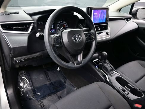 Used 2024 Toyota Corolla LE FWD image 12