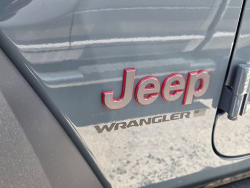 Used 2024 Jeep Wrangler Rubicon AWD/4WD image 5