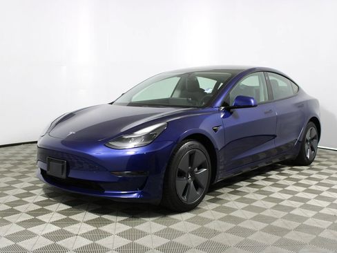 Used 2022 Tesla Model 3 Standard Range image 26