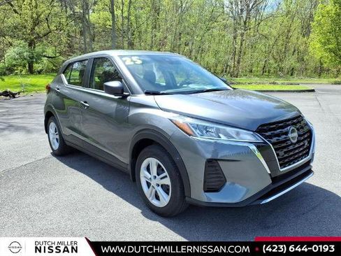 Certified 2025 Nissan Kicks Play S image 1