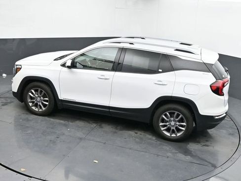 Used 2023 GMC Terrain SLT image 39