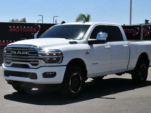 Used 2026 RAM 2500 Laramie AWD/4WD image 3