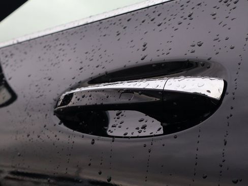 Used 2025 Mercedes-Benz GLA 250 4MATIC image 44