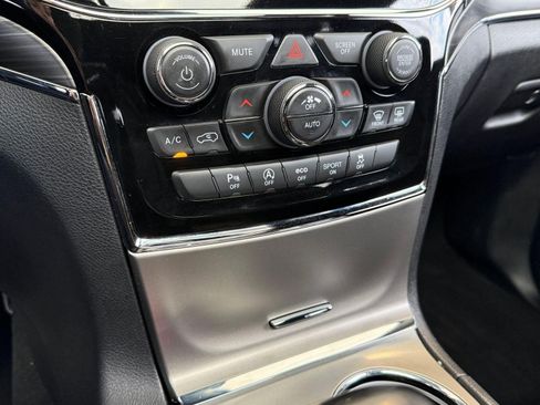 Used 2020 Jeep Grand Cherokee Limited w/ Luxury Group II RWD image 21