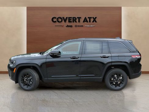 New 2026 Jeep Grand Cherokee 4WD image 2