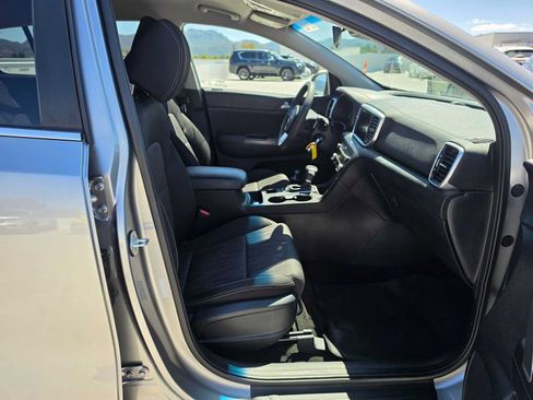 Used 2022 Kia Sportage LX AWD/4WD image 10