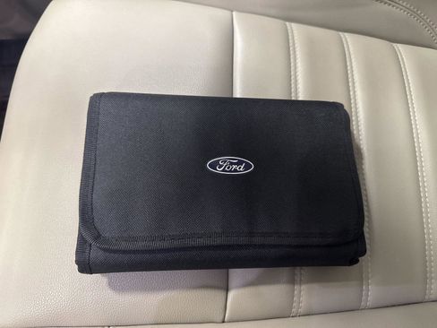 Used 2019 Ford Escape SEL AWD/4WD image 22