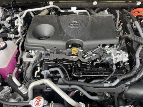 Used 2025 Toyota RAV4 XSE AWD/4WD image 38