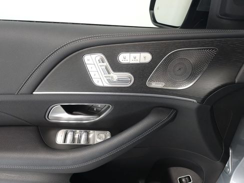 Used 2024 Mercedes-Benz GLE 450 4MATIC w/ AMG Line Exterior image 6