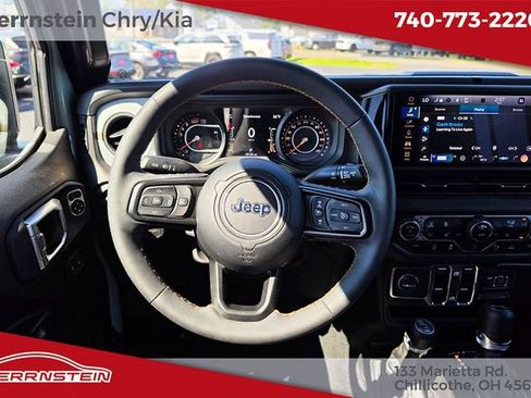Used 2024 Jeep Wrangler Sport S image 7