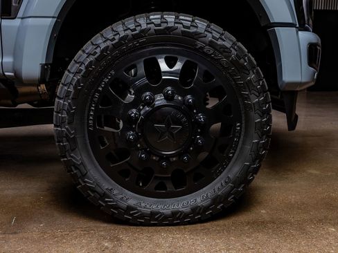 Used 2025 Ford F450 Platinum w/ Platinum Plus Package image 12