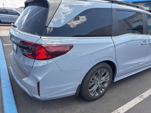 Used 2025 Honda Odyssey Touring image 17