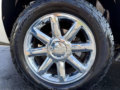 Used 2011 GMC Yukon Denali AWD/4WD image 28