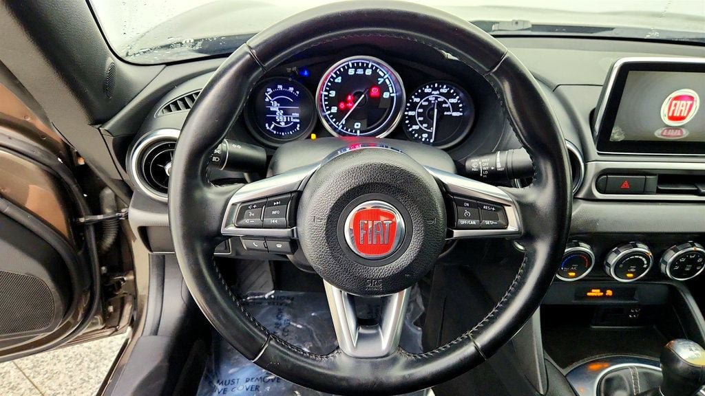 Used 2017 FIAT 124 Spider Classica RWD image 14