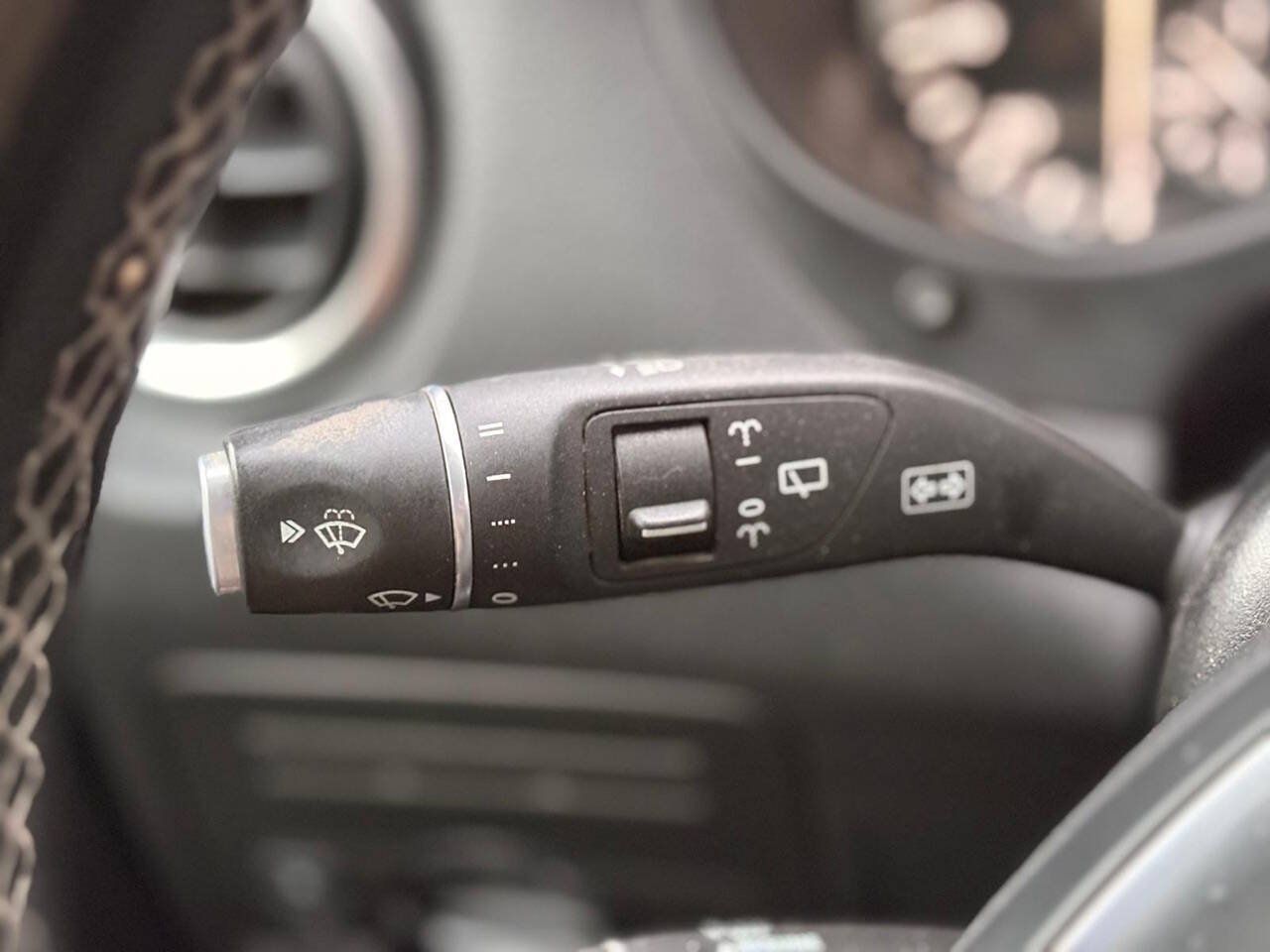 Used 2018 Mercedes-Benz Metris Passenger image 29
