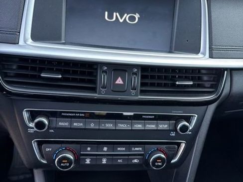 Used 2019 Kia Optima S w/ S Panoramic Sunroof Package image 11