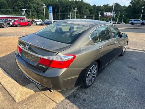 Used 2015 Honda Accord Sport image 4