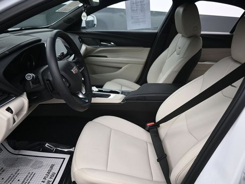 Used 2025 Cadillac CT4 Premium Luxury image 25