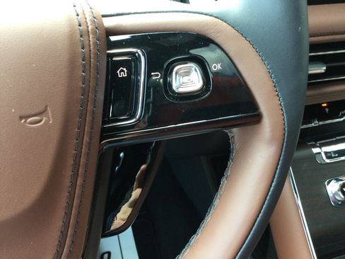 New 2026 Lincoln Aviator Reserve AWD/4WD image 16
