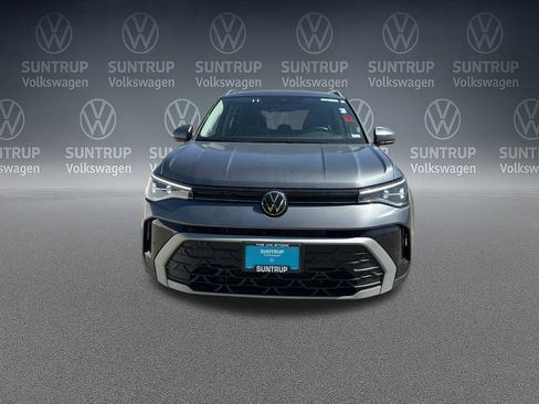 Used 2025 Volkswagen Taos SE FWD image 39
