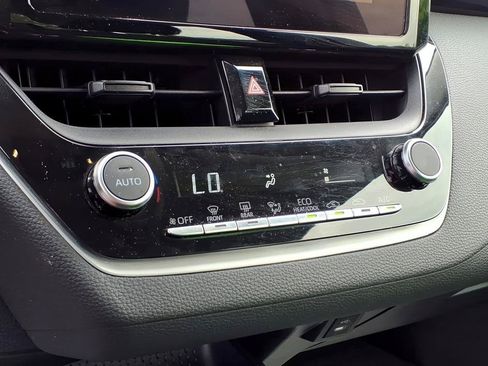 Used 2024 Toyota Corolla LE FWD image 17