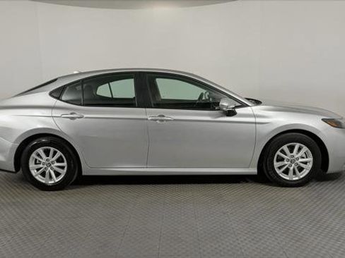 Used 2025 Toyota Camry LE FWD image 7