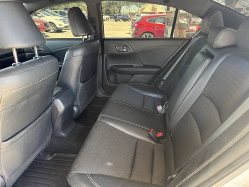 Used 2017 Honda Accord Sport image 9