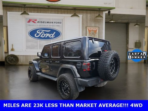 Used 2021 Jeep Wrangler Unlimited Sahara image 3