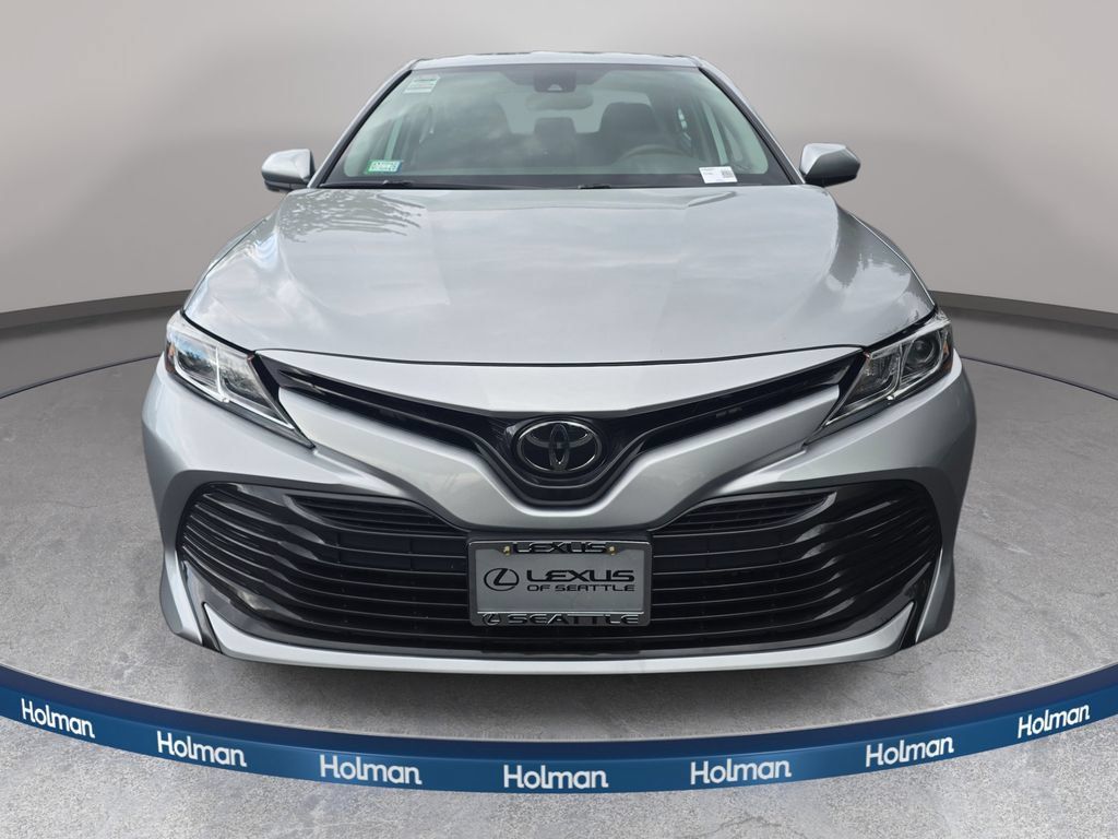 Used 2019 Toyota Camry LE FWD image 3