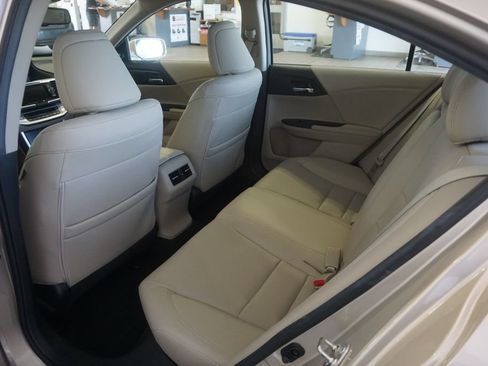 Used 2015 Honda Accord EX-L image 23