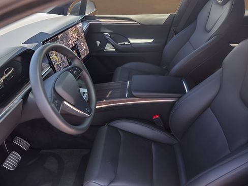 Used 2023 Tesla Model X AWD/4WD image 9