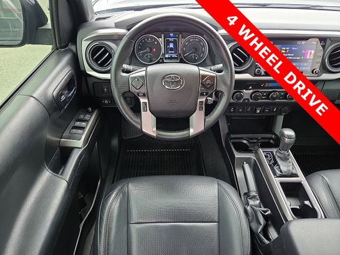 Used 2022 Toyota Tacoma Limited image 11