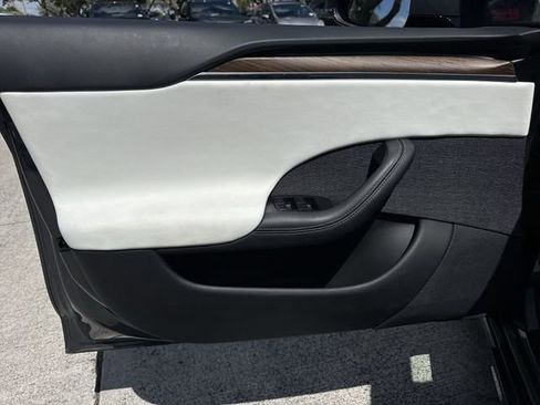 Used 2022 Tesla Model S AWD/4WD image 13