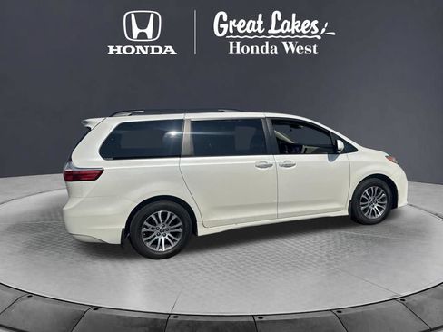 Used 2018 Toyota Sienna XLE Premium FWD image 5