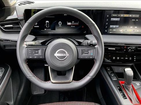 Certified 2025 Nissan Kicks SR w/ Illumination Package image 6