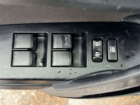 Used 2018 Toyota Corolla iM image 17