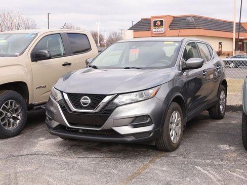 Used 2020 Nissan Rogue Sport S image 4