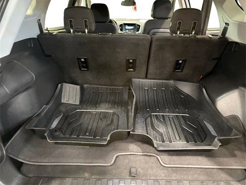 Used 2019 GMC Terrain SLE w/ Driver Convenience Package image 12