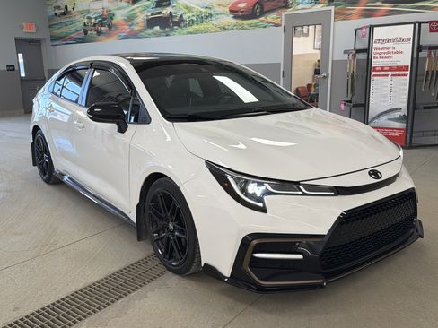 Used 2021 Toyota Corolla SE image 2