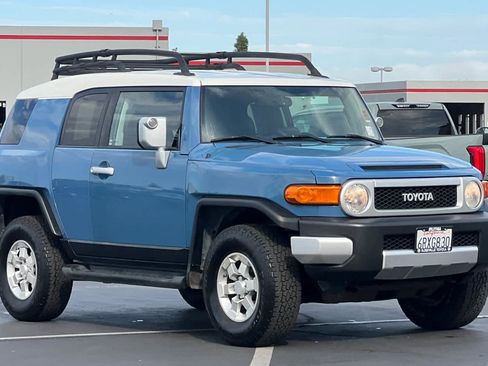 Used 2011 Toyota FJ Cruiser 4WD image 5