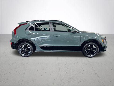 Used 2023 Kia Niro Wind w/ Wind Preserve Package FWD image 9