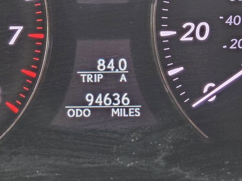 Used 2011 Lexus LS 460 AWD w/ Comfort Pkg image 3