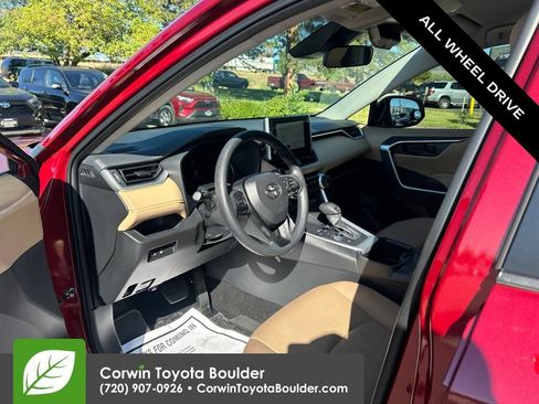 Used 2025 Toyota RAV4 LE AWD/4WD image 23