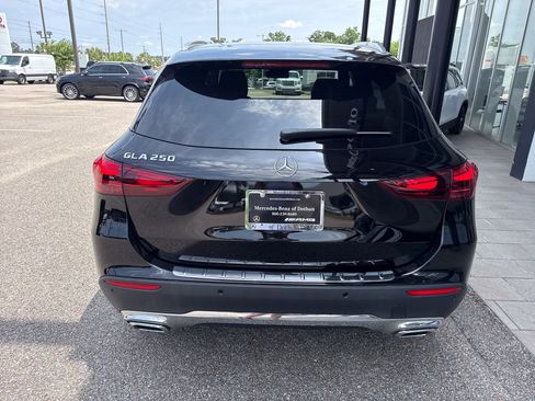 Used 2025 Mercedes-Benz GLA 250 image 4