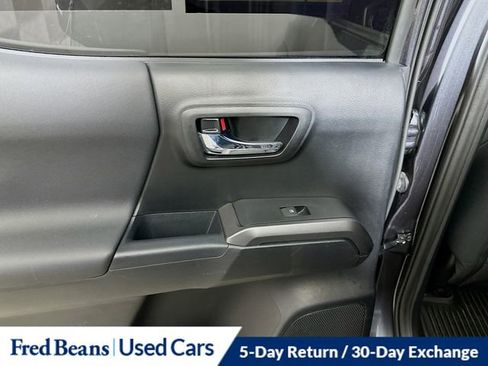 Used 2021 Toyota Tacoma TRD Sport w/ Technology Package image 25