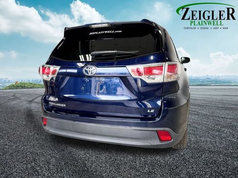 Used 2015 Toyota Highlander LE FWD image 5