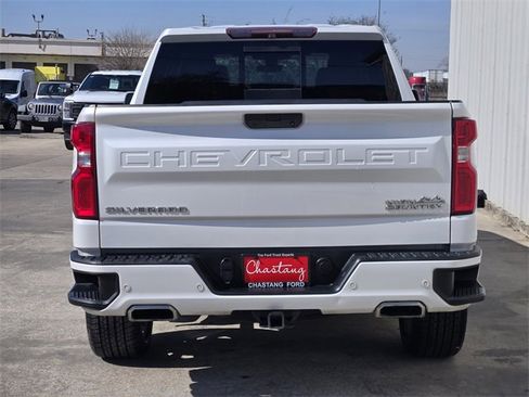 Used 2019 Chevrolet Silverado 1500 High Country w/ Technology Package image 14