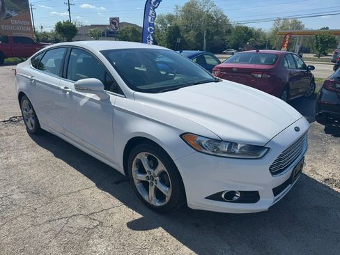 Used 2014 Ford Fusion SE w/ Equipment Group 201A FWD image 9